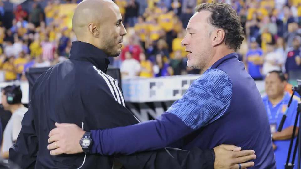 Guido Pizarro y Gabriel Milito antes del duelo de Ida | Imago7