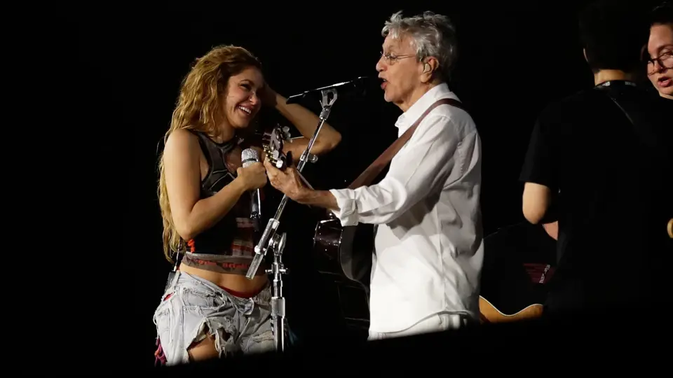 Shakira reunió a 2 millones de personas en Copacabana durante el concierto más grande de su carrera./ AP