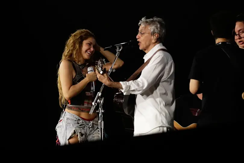 Shakira reunió a 2 millones de personas en Copacabana durante el concierto más grande de su carrera./ AP
