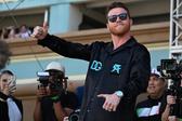 Canelo Álvarez celebra el triunfo de Jaime Munguía