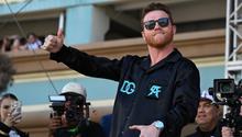 Canelo Álvarez celebra el triunfo de Jaime Munguía