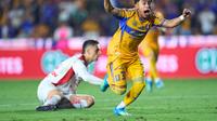'El Chicha' Sánchez festejando su gol ante Chivas | MEXSPORT