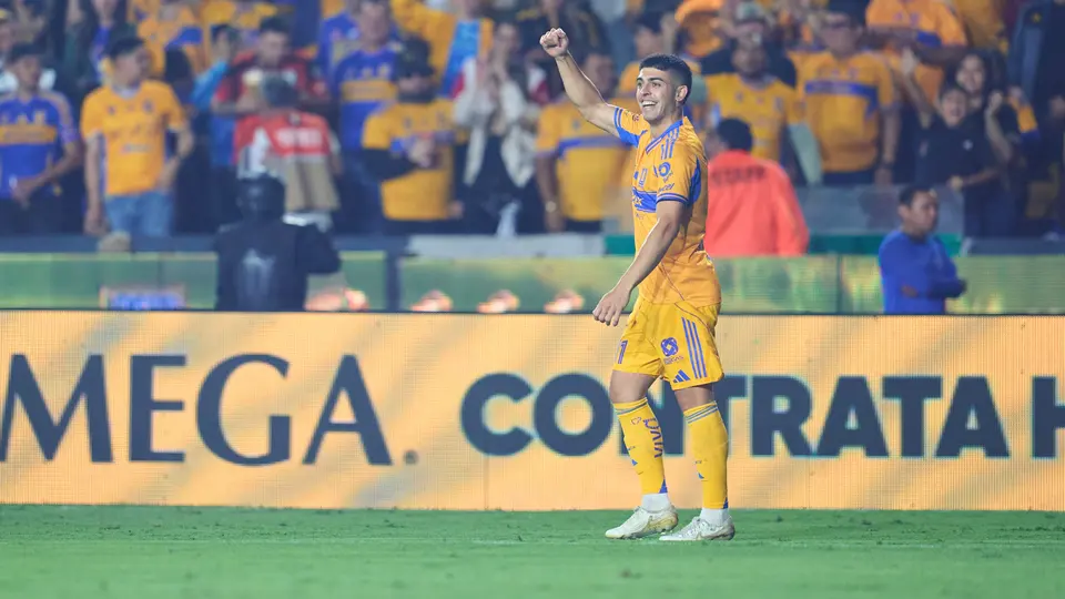 Juan Brunetta celebrando su gol ante Chivas