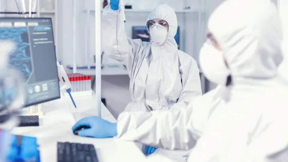 La Secretaría de Salud reiteró que actualmente no existen casos confirmados de ébola en México / Magnific