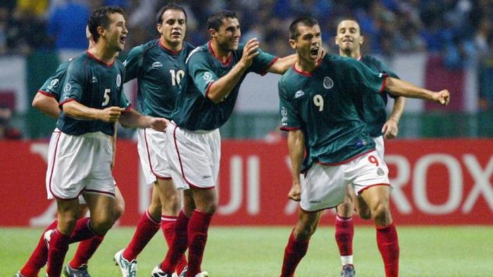 Jared Borgetti festeja su gol a Italia, en Corea-Japón 2002. l AFP