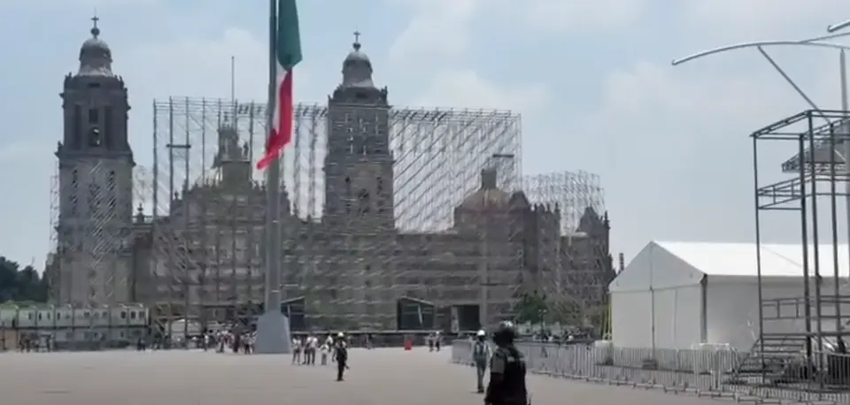 Los accesos al Zócalo por el Fan Fest están cerrados por el momento / Redes Sociales