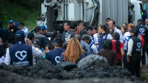 Cuajimalpa refuerza atención a vecinos afectados por lluvias; retiran toneladas de lodo, granizo y basura