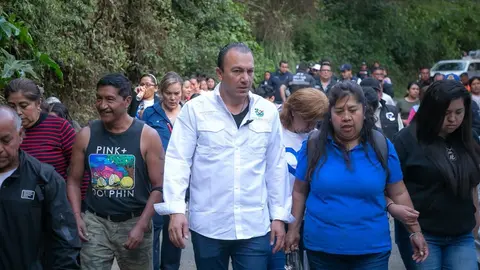 El alcalde Carlos Orvañanos Rea estuvo presente en los trabajos de limpieza / Especial