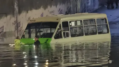 Las lluvias previstas podrían generar acumulaciones de agua y afectaciones en diversas vialidades de la Ciudad de México.