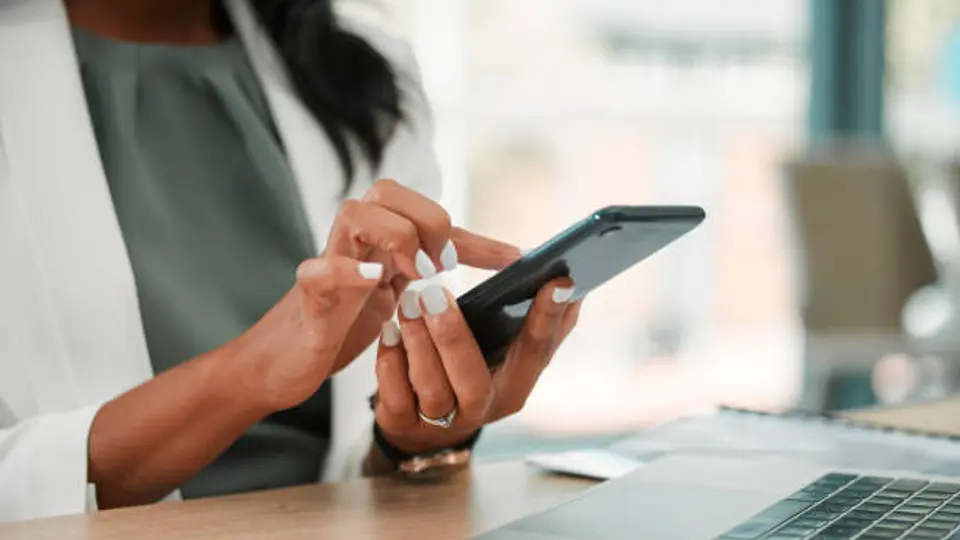 Usuarios de telefonía móvil tienen hasta el 30 de junio de 2026 para registrar su línea. / iStock