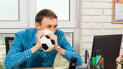 La gestión que hagan las empresas del entusiasmo mundialista será clave para mantener un ambiente laboral saludable durante el torneo./ Pixabay