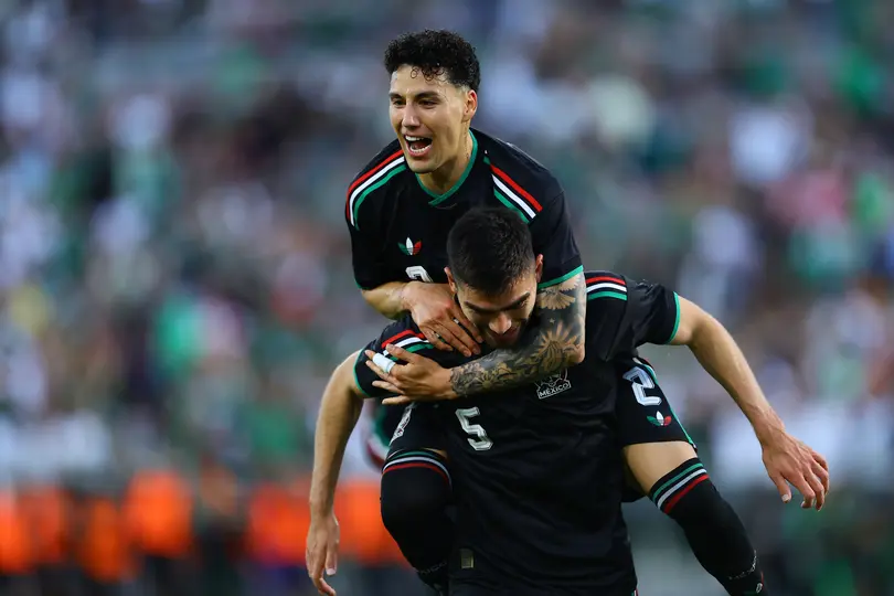 Jorge Sánchez y Johan Vásquez en celebración con la Selección Mexicana | MEXSPORT