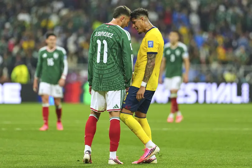 Santiago Giménez y Piero Hincapié, en el México vs Ecuador | IMAGO7