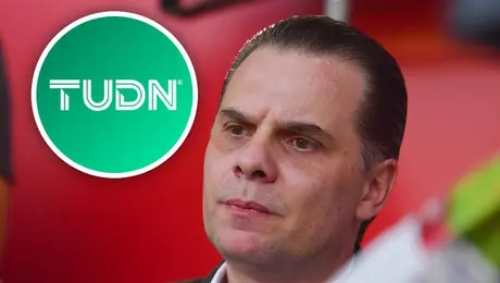 Fans piden a Martinoli en plena transmisión de Televisa