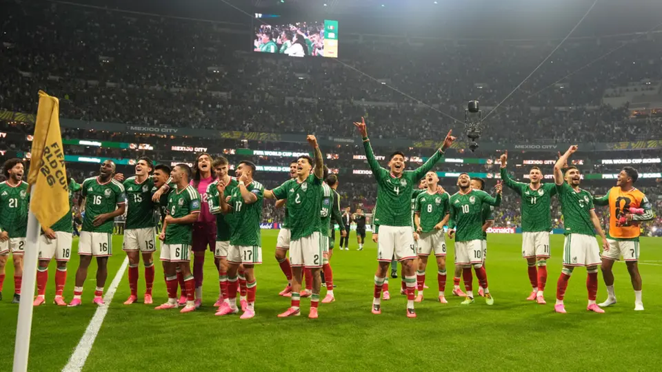 Jugadores de la Selección Mexicana después de vencer a Ecuador | AP