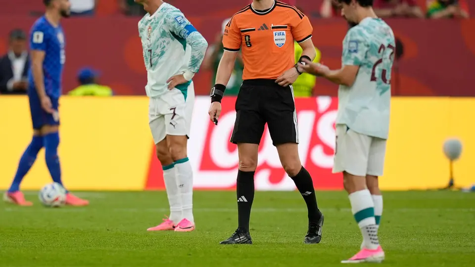 El árbitro Espen Eskas marcó penal a favor de Portugal ante Croacia | AP