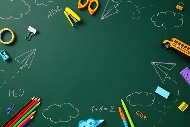 Antes de iniciar las vacaciones, las escuelas realizarán ceremonias de clausura, entrega de boletas y otras actividades de fin de curso./ Pixabay