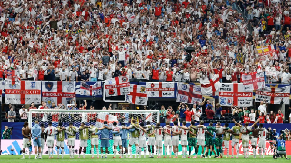 Esperan entre cinco y seis mil aficionados ingleses para el duelo entre México e Inglaterra