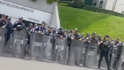 Policía refuerza seguridad en el hotel de Inglaterra para evitar serenata mexicana