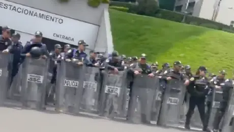 Policía refuerza seguridad en el hotel de Inglaterra para evitar serenata mexicana