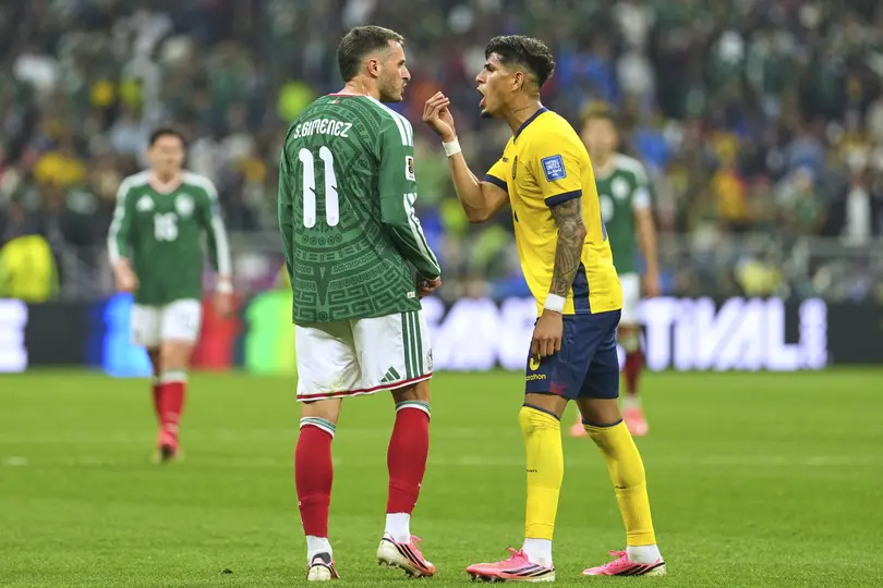 Santiago Giménez y Piero Hincapié, en el México vs Ecuador | IMAGO7