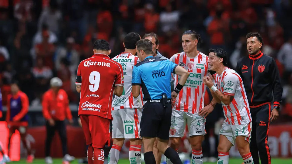 Expulsión de Julián Carranza l MEXSPORT