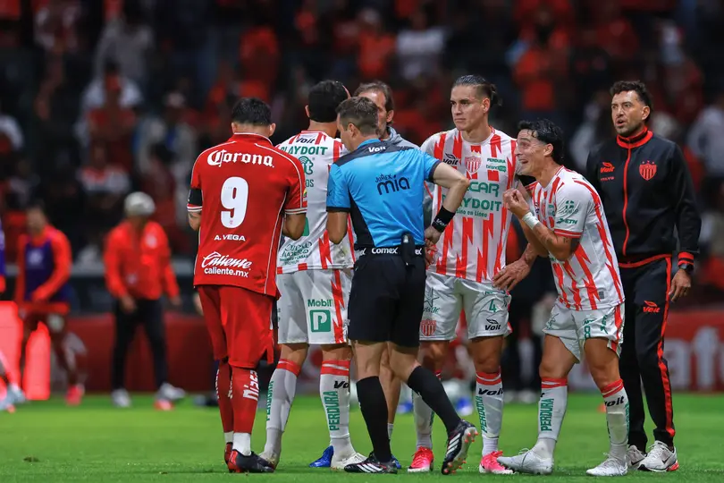 Expulsión de Julián Carranza l MEXSPORT