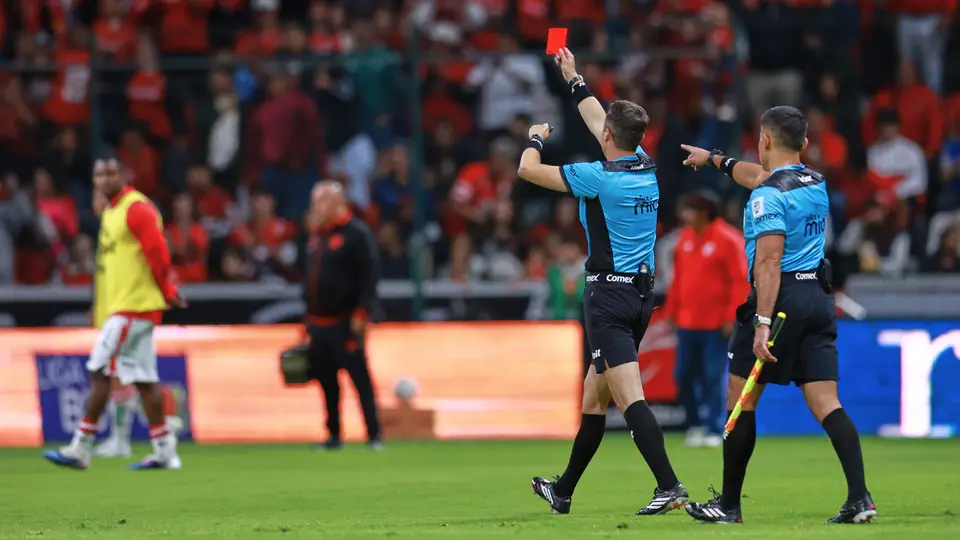 Expulsión de Julián Carranza l MEXSPORT
