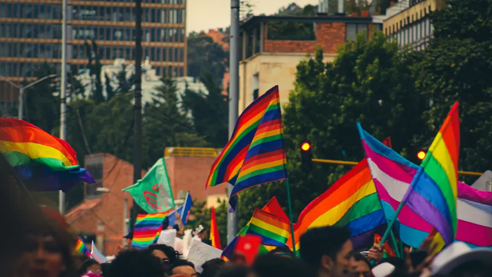 Personas con discapacidad, jóvenes y población LGBTQ+ enfrentan mayores barreras para acceder al empleo. /pexels