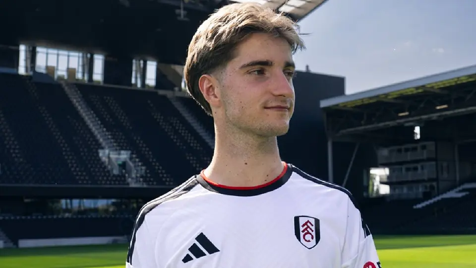 César Palacios, nuevo jugador del Fulham | X @FulhamFC