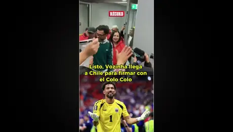 Al Final Vozinha Si Va A Jugar Con Colo Colo. La Afición Se Le Entrega