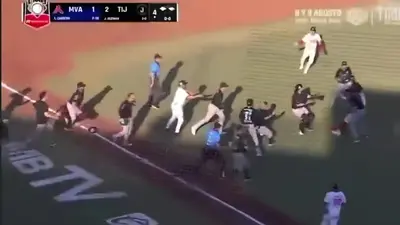 Jugadores de Monclova y Tijuana protagonizan violenta pelea en la Liga Mexicana de Beisbol