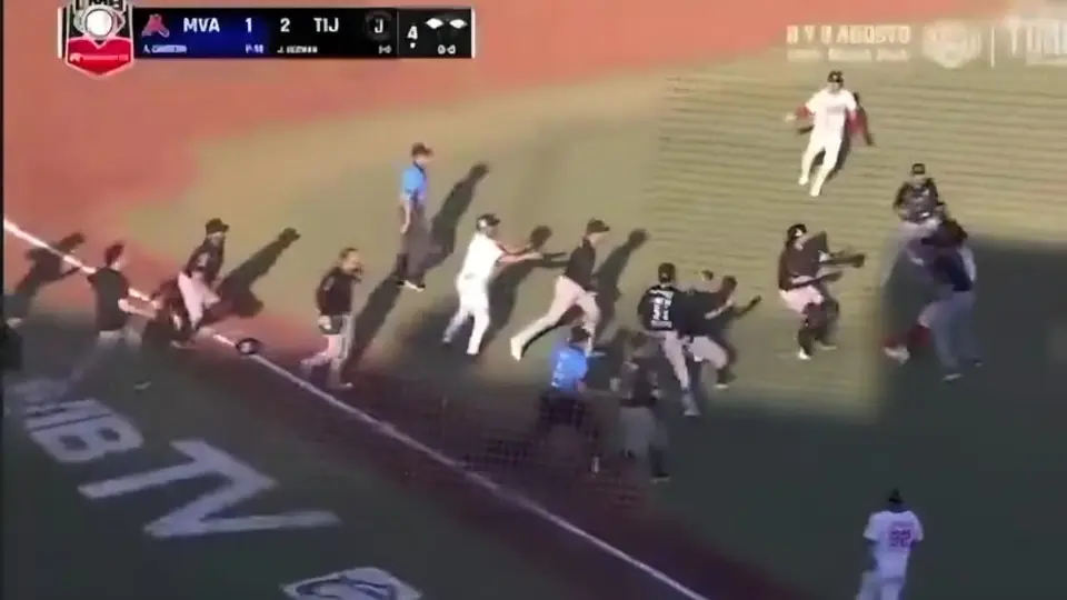 Jugadores de Monclova y Tijuana protagonizan violenta pelea en la Liga Mexicana de Beisbol