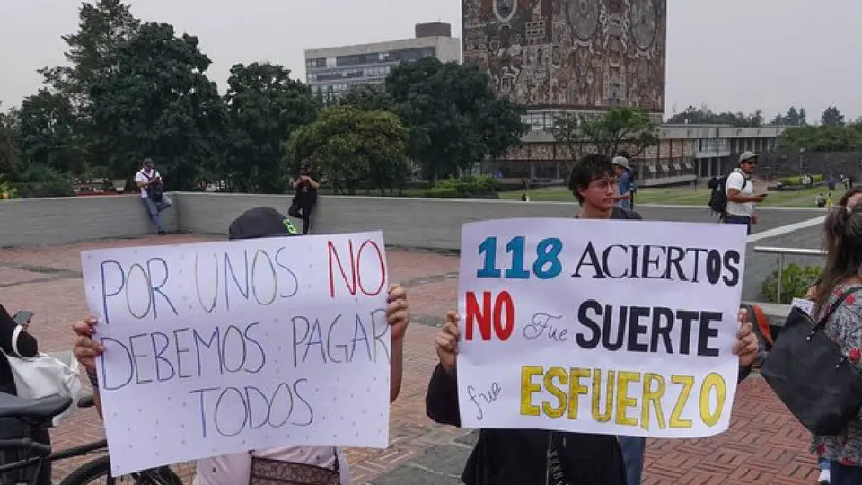 Los promoventes buscan que un juez federal revise la legalidad del examen presencial y mantenga vigentes los resultados publicados por la UNAM./ X: @24_morelos