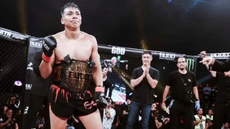 Nahoma “El Tigre” Hernández en pelea | IG:@nahomahb