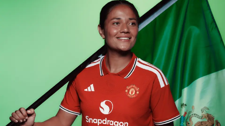 Rebeca Bernal tras firmar contrato con Manchester United | X @ManUtdWomen