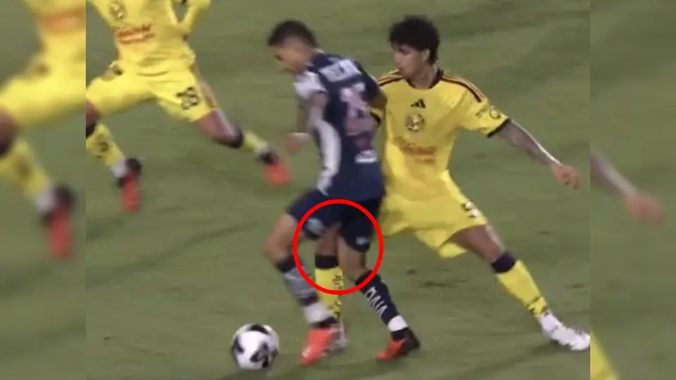 El contacto de Kevin Álvarez sobre Orbelín Pineda en Leagues Cup | CAPTURA