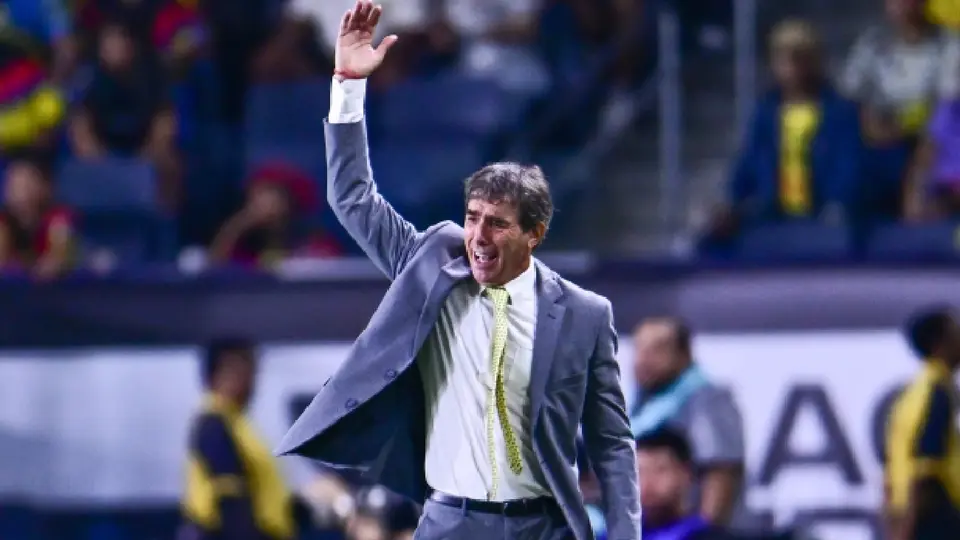 Almada explota contra el arbitraje vs Monterrey: “Fue un horror”