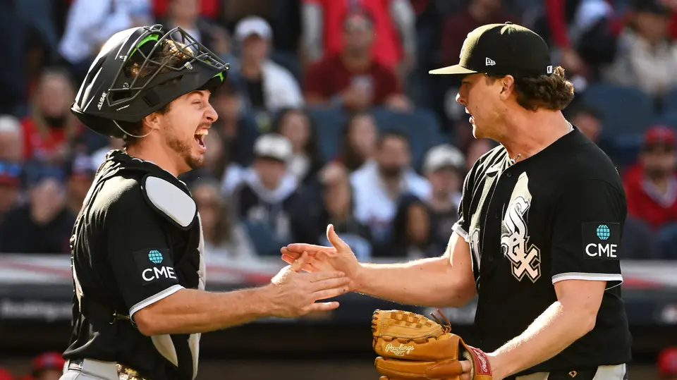 Peloteros de White Sox celebran la victoria | AP