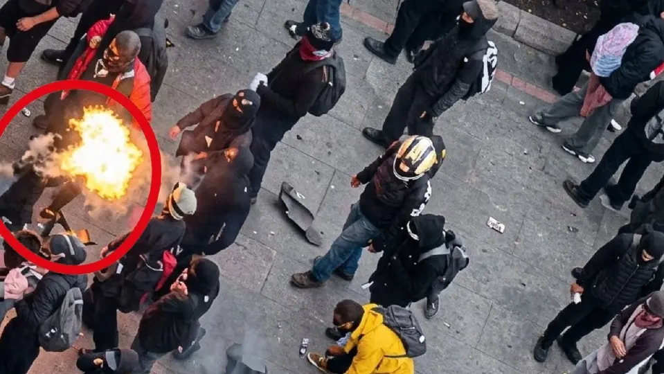 Un petardo habría explotado en la mano derecha del joven antes de que pudiera lanzarlo / Especial