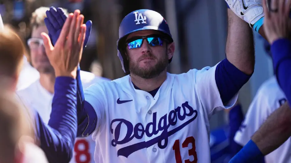 Max Muncy tras anotar con los Dodgers | AP