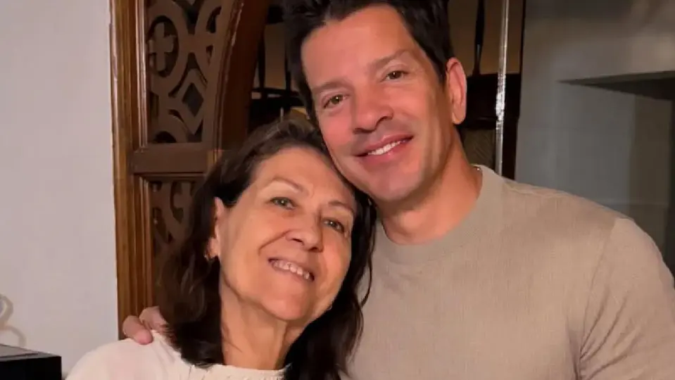 El cantante reconoció que la enfermedad de su madre cambió su perspectiva sobre la importancia de aprovechar el presente / Especial