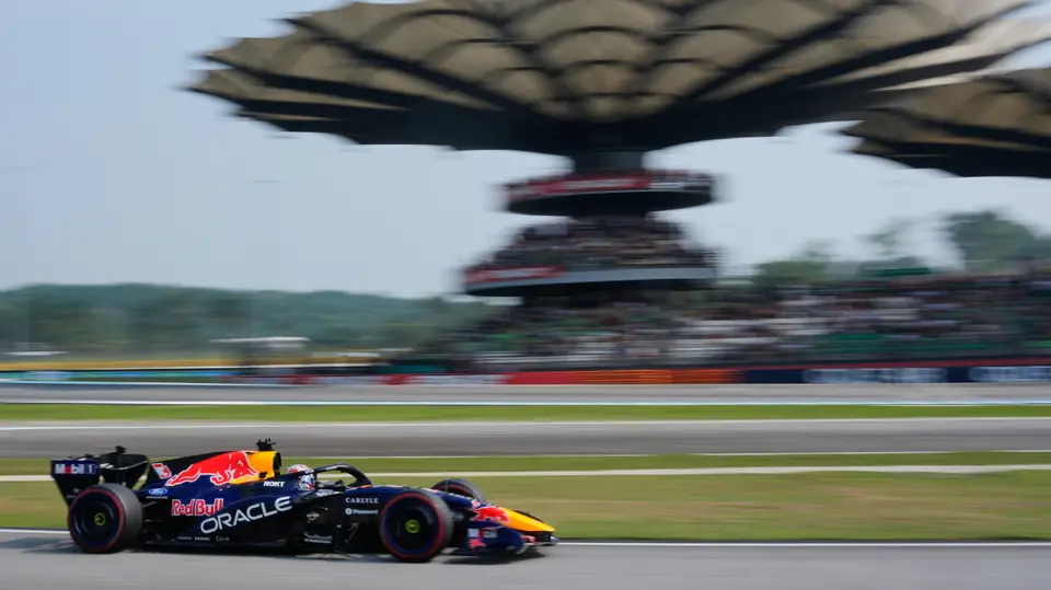 Max Verstappen volvió a dominar una tanda de clasificación | AP
