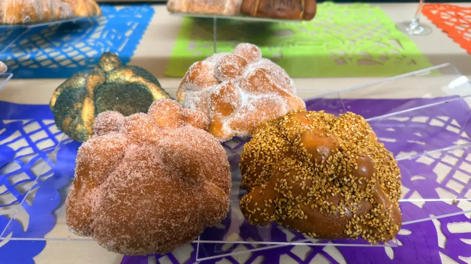 El pan de muerto es el protagonista de esta experiencia gastronómica. / Georgina Sánchez