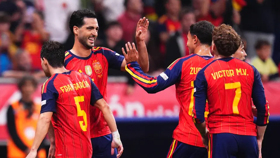 España celebra victoria ante Chequia | AP