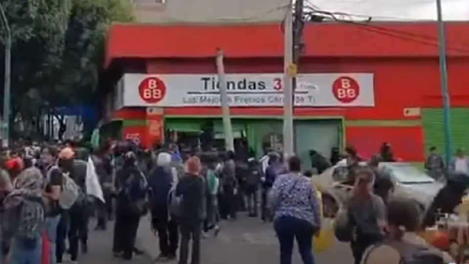 Los negocios más afectaos fueron los del Centro Histórico y corredores como Eje Central y Av. Ricardo Flores Magón / Especial
