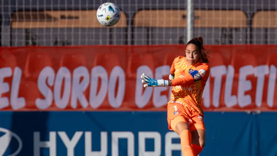 Lola Gallardo en un partido con el Atlético de Madrid Femenino | X:@AtletiFemenino