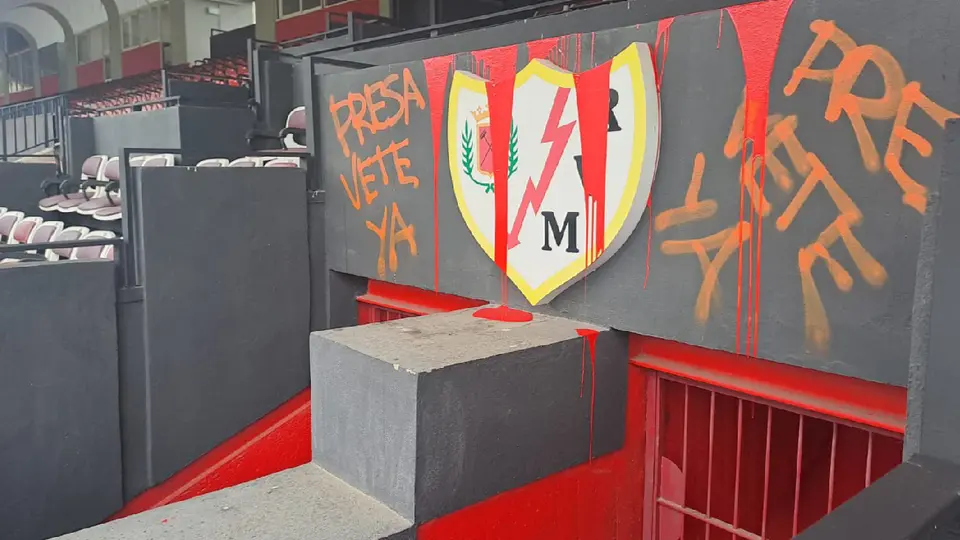 Estadio de Vallecas es vandalizado y destrozado; Rayo Vallecano alza la voz con contundencia