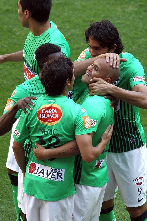 Suazo hizo el empate. FOTO: MIGUEL PONTÓN