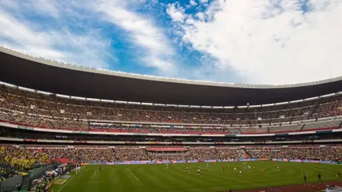 Hubo cuatro descalabrados dentro del Azteca